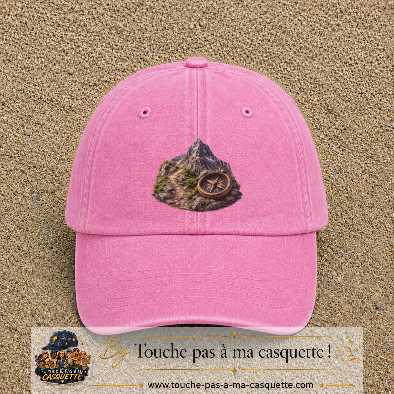 Image principale casquette Rose délavé avec motif Montagne et boussole 7 cm