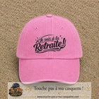 Casquette Rose délavé avec motif Je suis à la retraite en 7 cm – vue principale