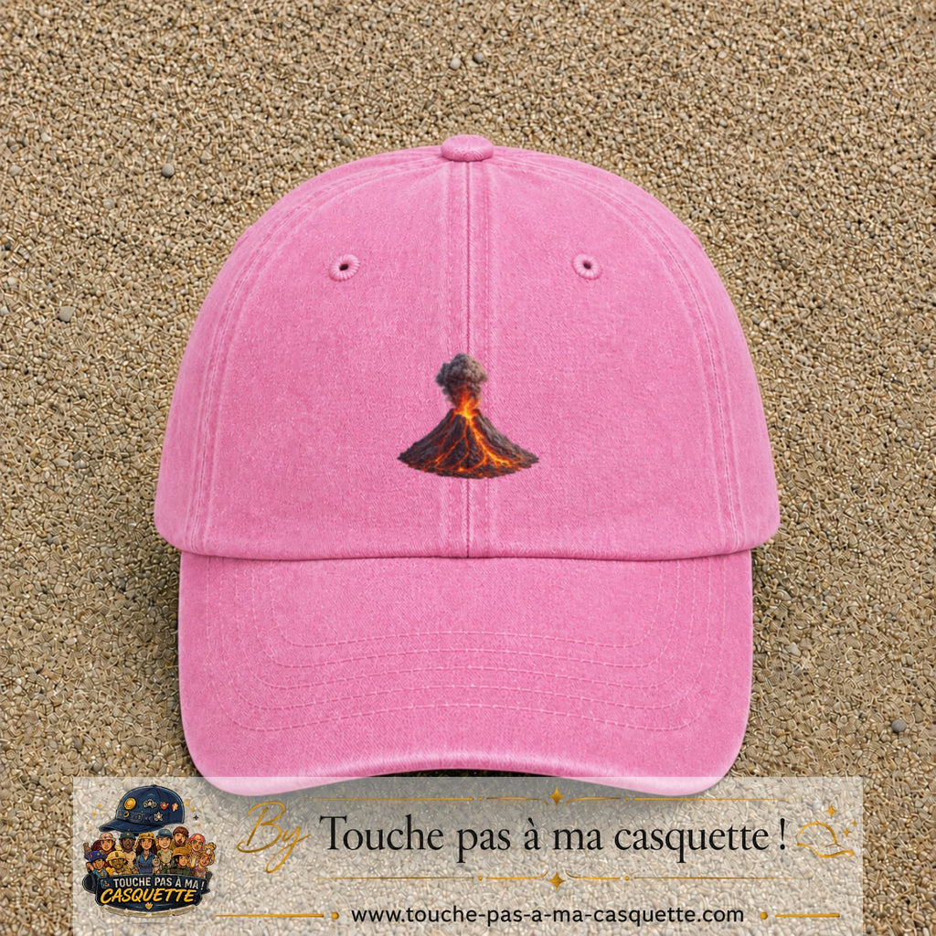 Image principale casquette Rose délavé avec motif Volcan en éruption 5 cm