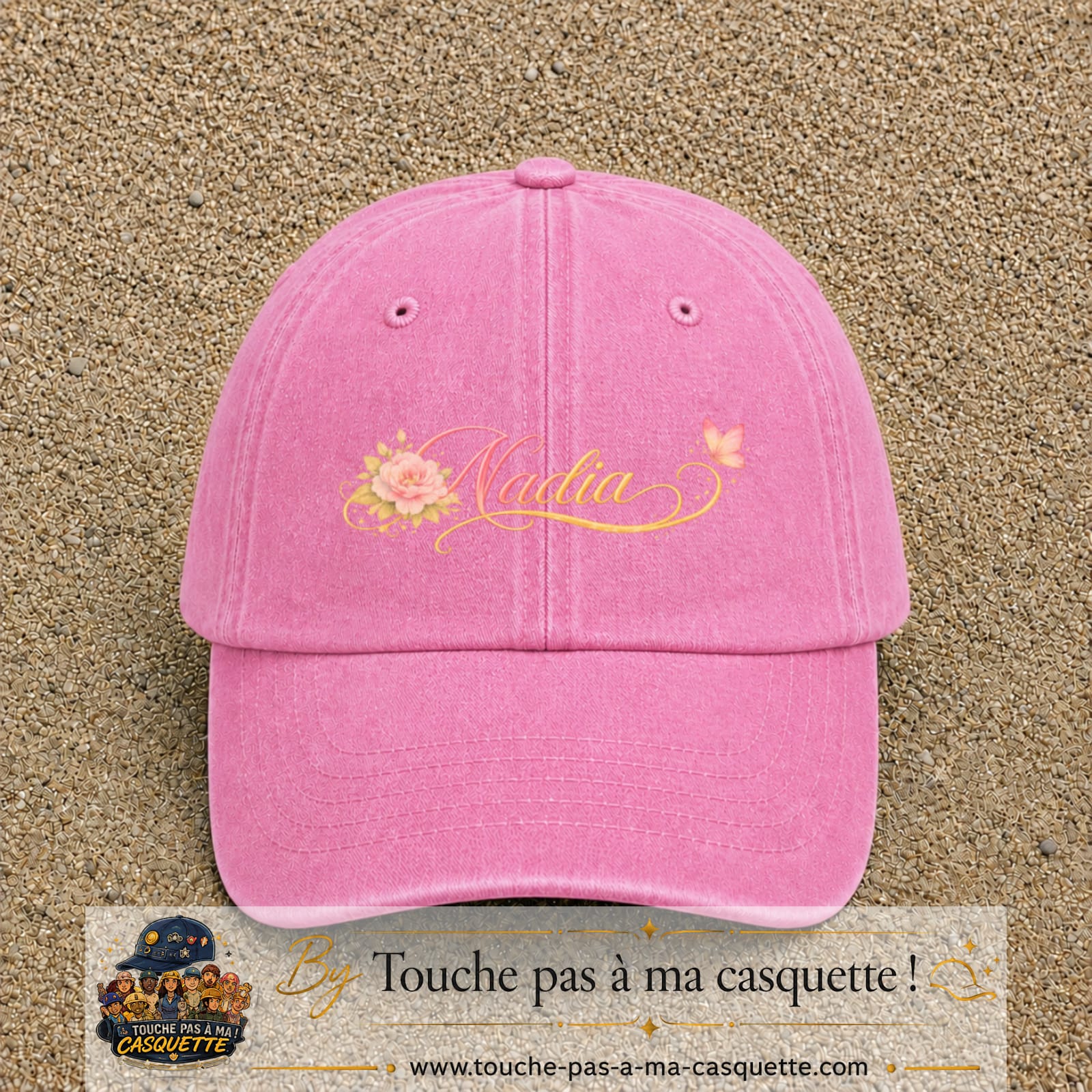 Casquette Rose délavé avec motif Prénom Nadia fleuri en 7 cm – vue principale