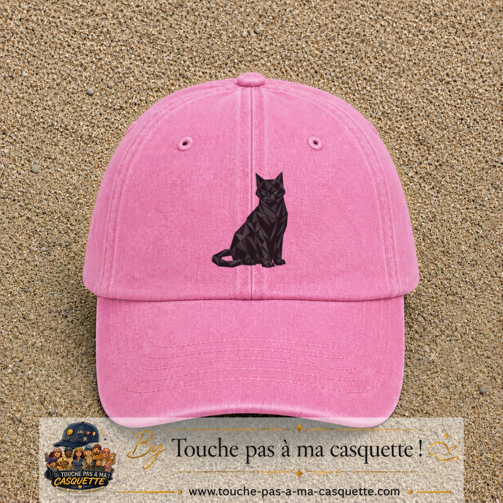 Image principale produit176grosRS - casquette Rose délavé avec visuel Chat noir polygonal 7 cm