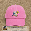 Image principale produit81grosRS - casquette Rose délavé avec visuel Tennis court raquette 7 cm