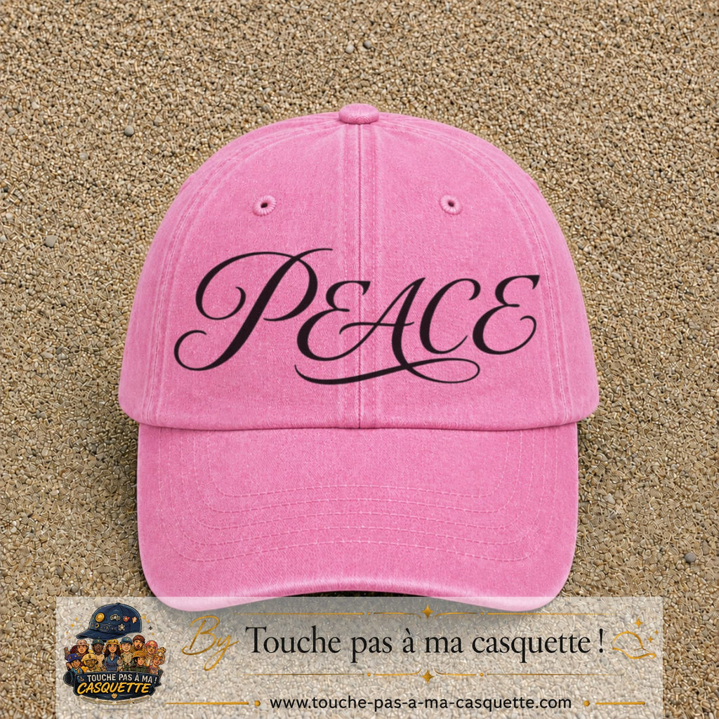 Image principale produit132grosRS - casquette Rose délavé avec visuel Peace calligraphie 7 cm