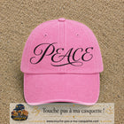 Image principale produit132grosRS - casquette Rose délavé avec visuel Peace calligraphie 7 cm
