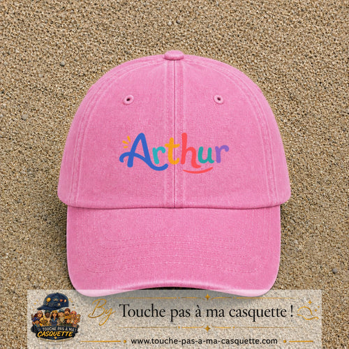 Casquette baseball Rose délavé 100% coton avec visuel Prénom Arthur coloré 7 cm - image produit principale