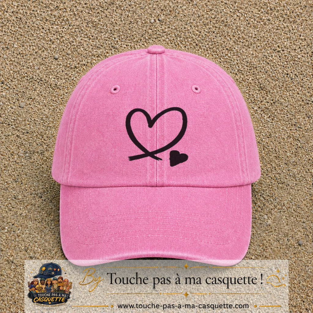 Casquette baseball Rose délavé 100% coton avec visuel Cœur noir dessiné 7 cm - image produit principale