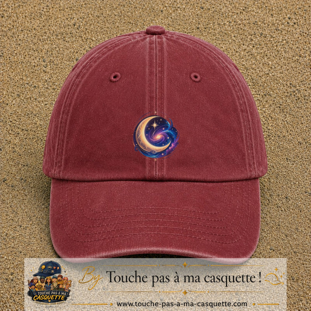 Image principale produit58moyenRB - casquette Rouge délavé - Bordeaux délavé avec visuel Galaxie lune 5 cm