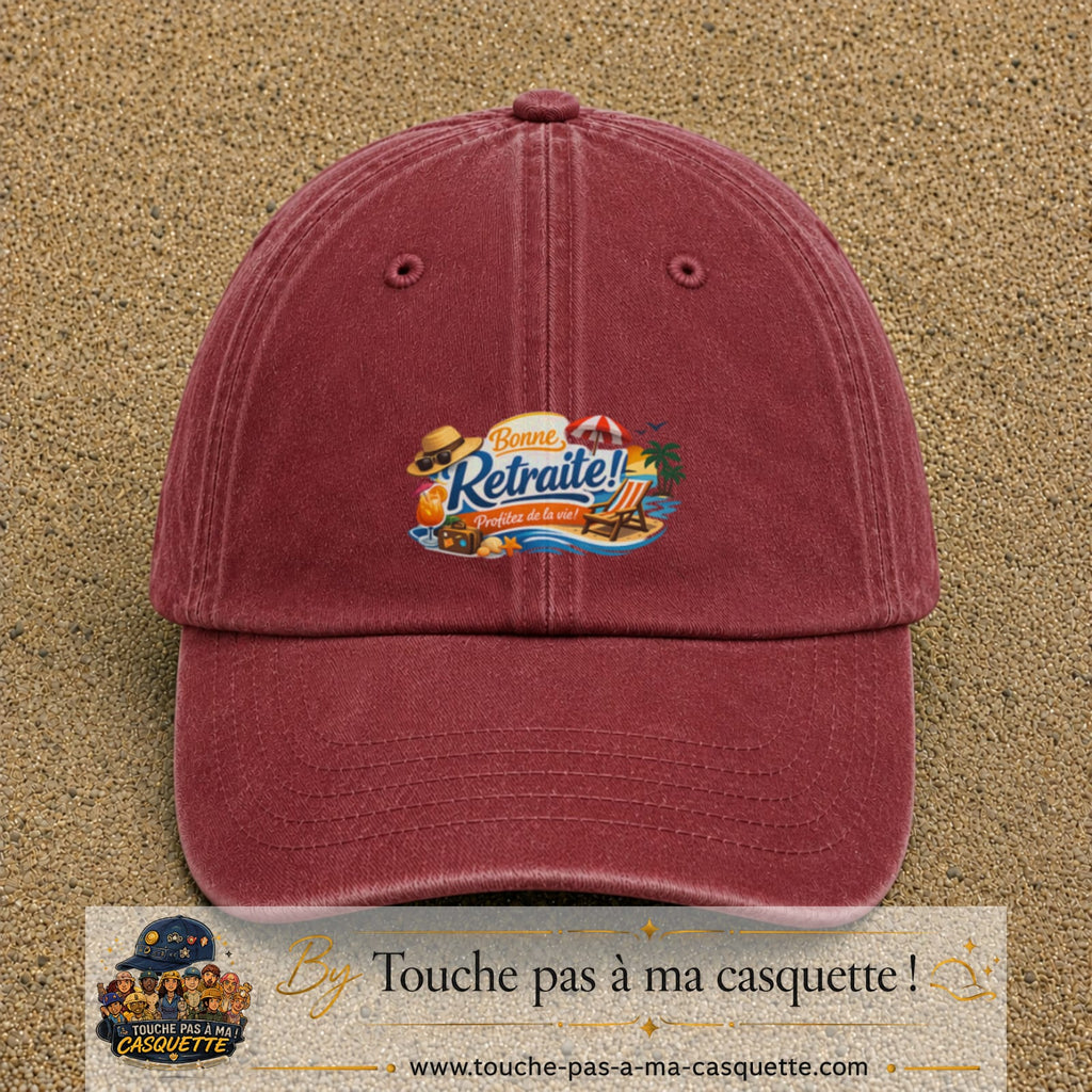 Casquette Rouge délavé - Bordeaux délavé avec motif Bonne retraite au bord de la mer en 5 cm – vue principale