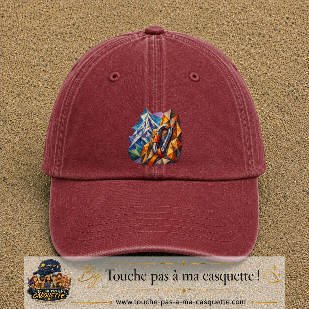 Image principale casquette Rouge délavé - Bordeaux délavé avec motif Mousqueton de montagne 7 cm