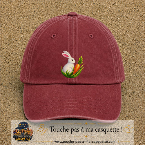 Casquette Rouge délavé - Bordeaux délavé motif Lapin blanc avec carotte logo 7 cm