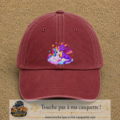 Casquette Rouge délavé - Bordeaux délavé motif Licorne et bébé dragon logo 7 cm