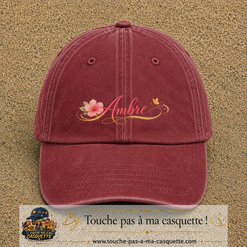 Casquette Rouge délavé - Bordeaux délavé avec motif Prénom Ambre fleuri en 5 cm – vue principale