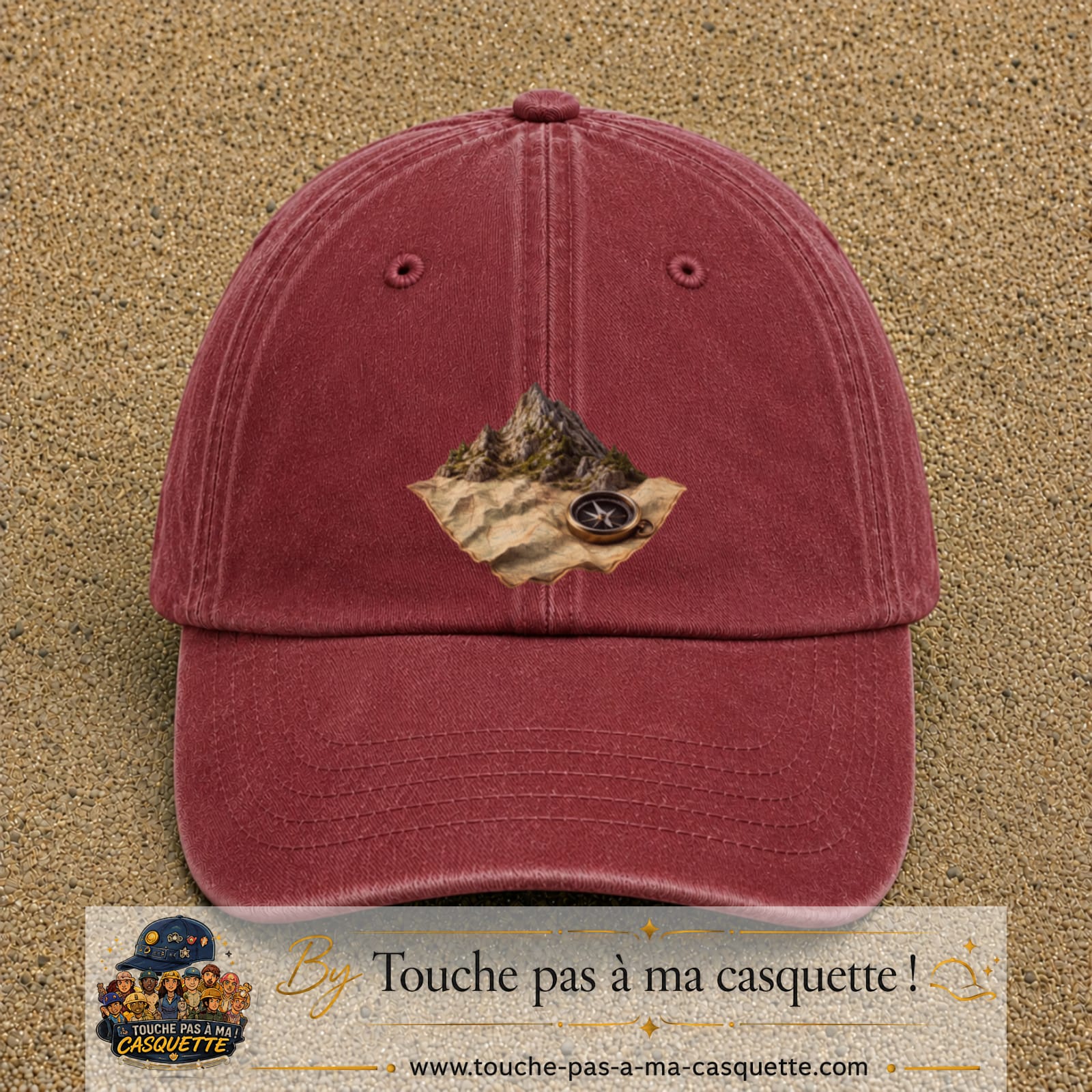 Casquette Rouge délavé - Bordeaux délavé avec motif Montagne sur carte avec boussole en 7 cm – vue principale
