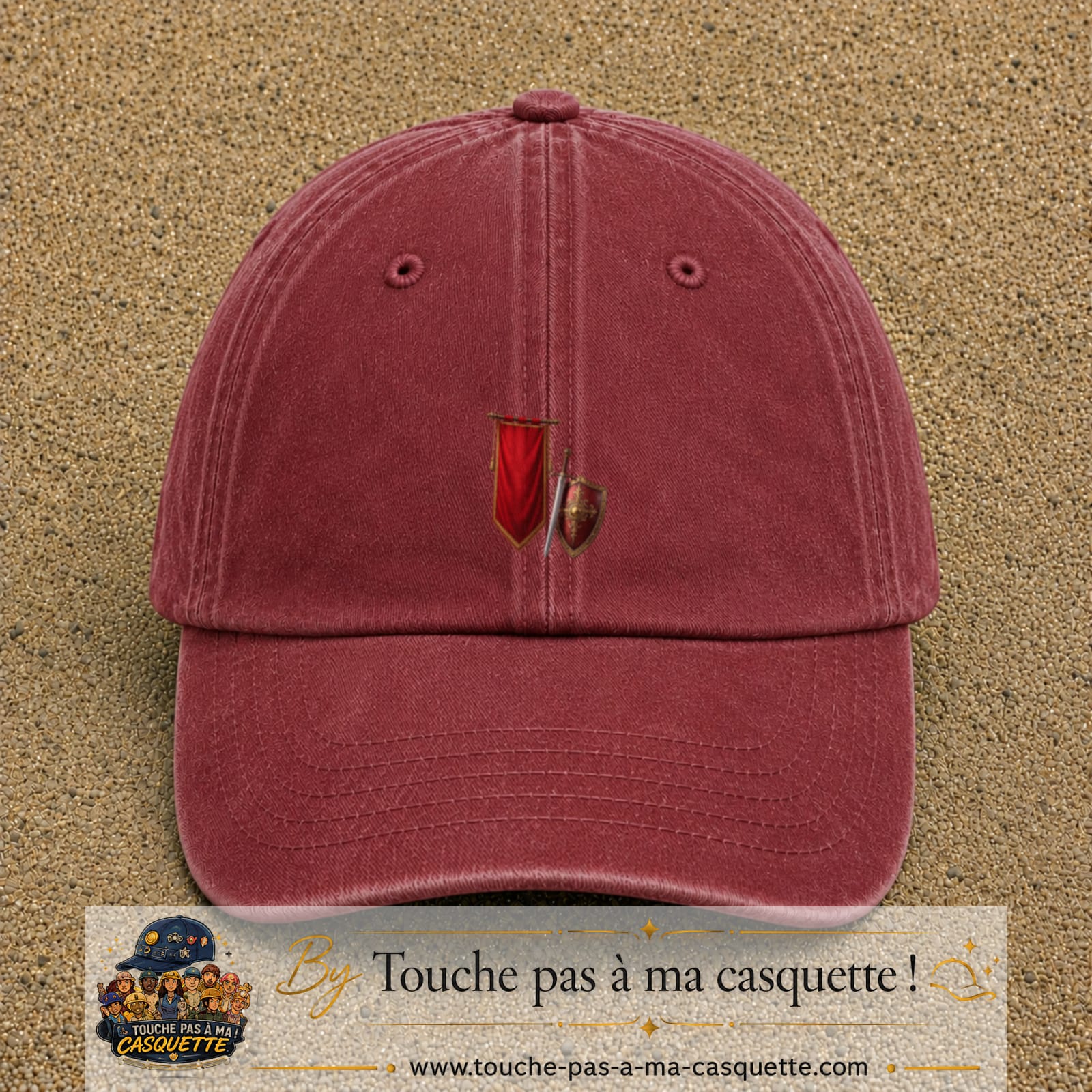 Image principale casquette Rouge délavé - Bordeaux délavé avec motif Bouclier médiéval 5 cm