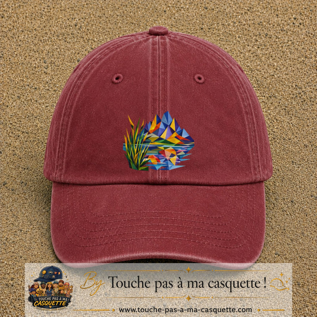 Image principale casquette Rouge délavé - Bordeaux délavé avec motif Lac de montagne 7 cm