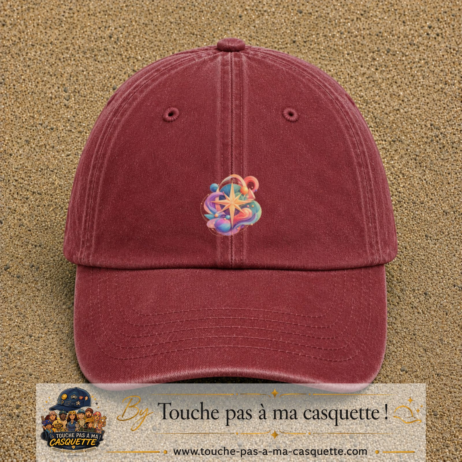 Image principale casquette Rouge délavé - Bordeaux délavé avec motif Boussole cosmique 5 cm