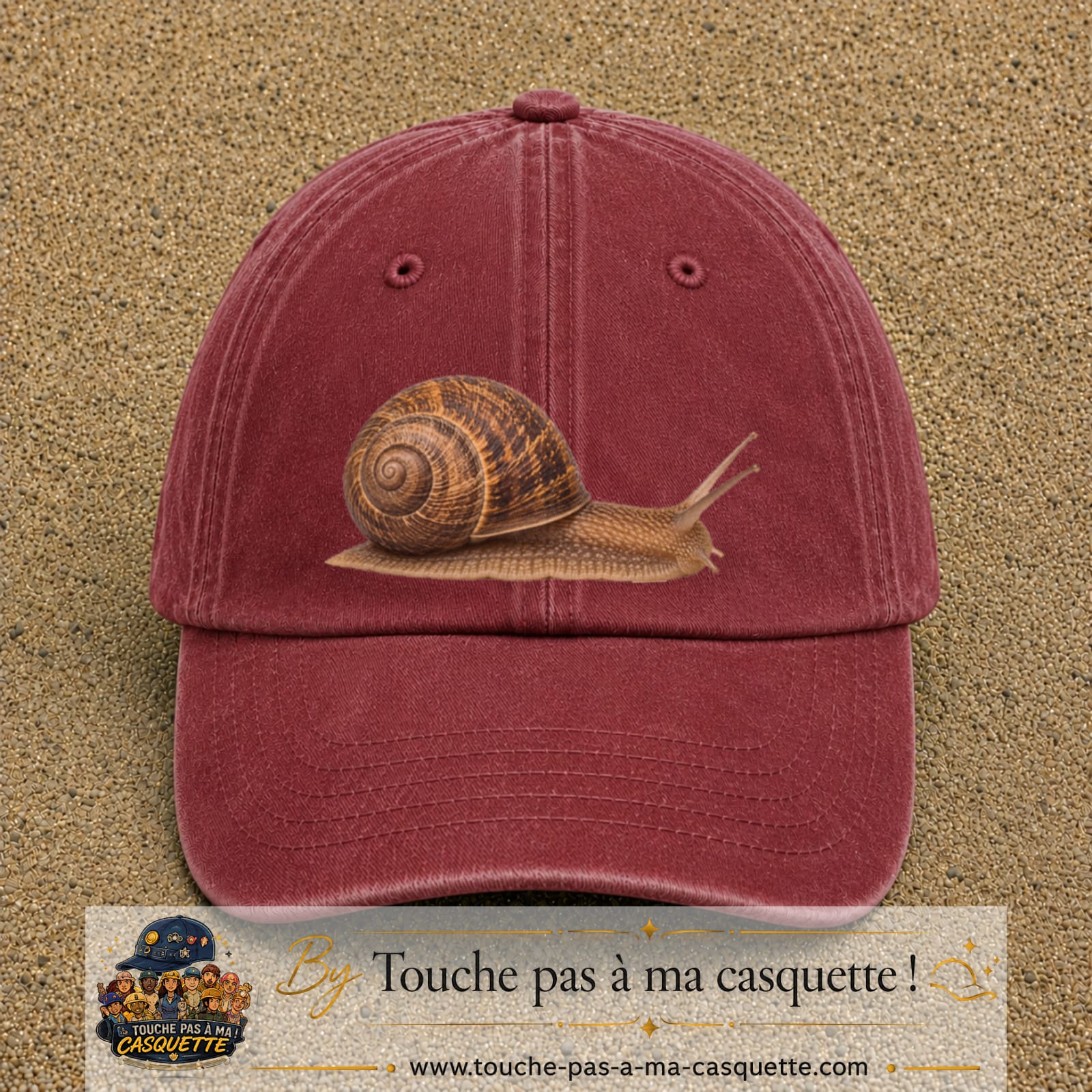 Image principale produit74grosRB - casquette Rouge délavé - Bordeaux délavé avec visuel Escargot 7 cm