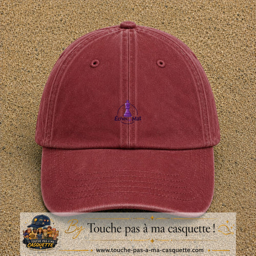 Image principale produit134petitRB - casquette Rouge délavé - Bordeaux délavé avec visuel Échec mat couronne 3 cm