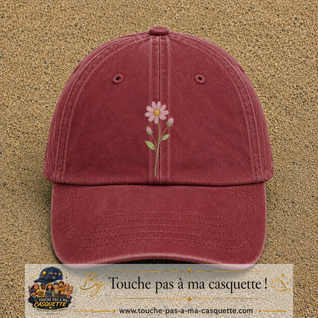 Image principale produit65grosRB - casquette Rouge délavé - Bordeaux délavé avec visuel Marguerite rose 7 cm