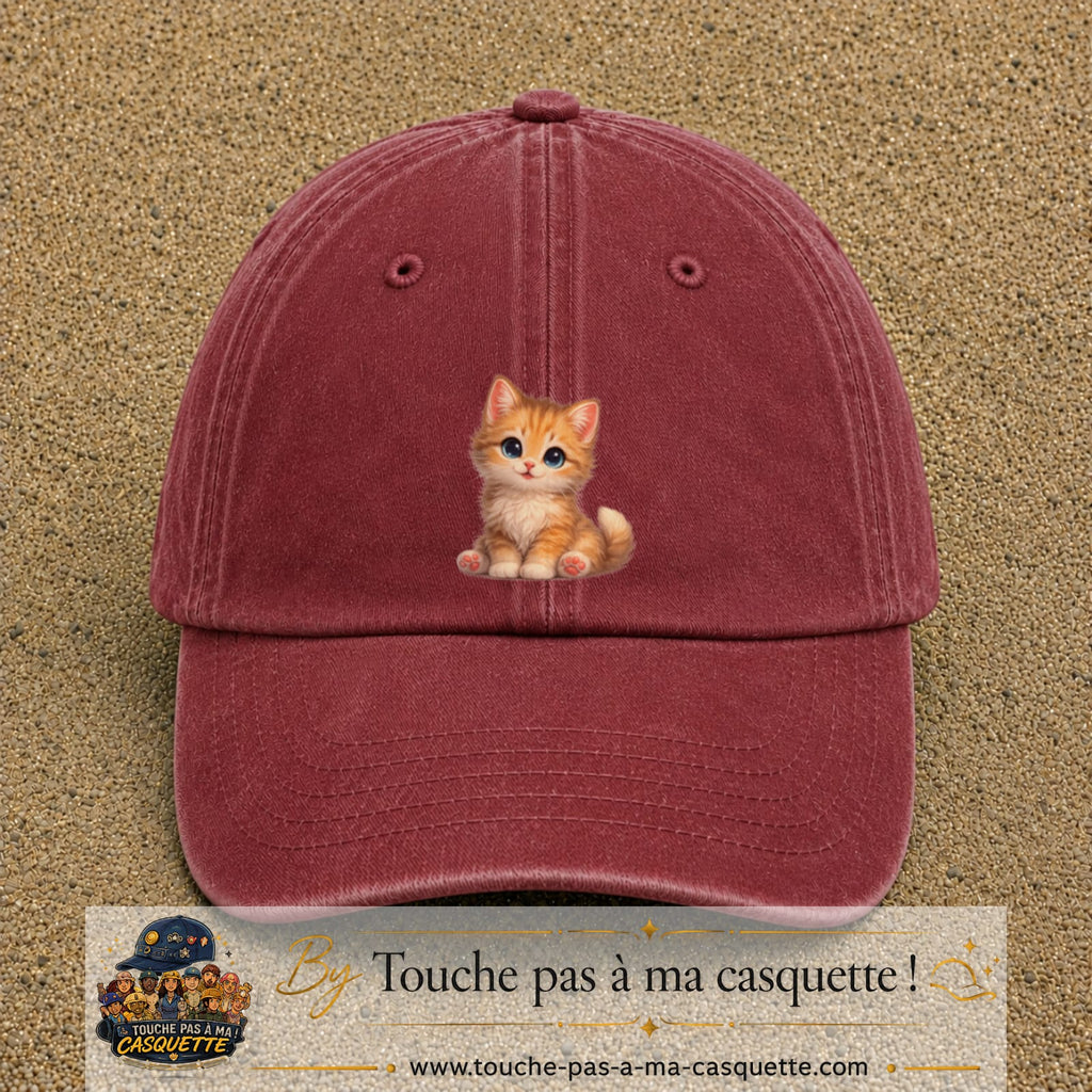 Image principale produit83grosRB - casquette Rouge délavé - Bordeaux délavé avec visuel Chaton roux 7 cm