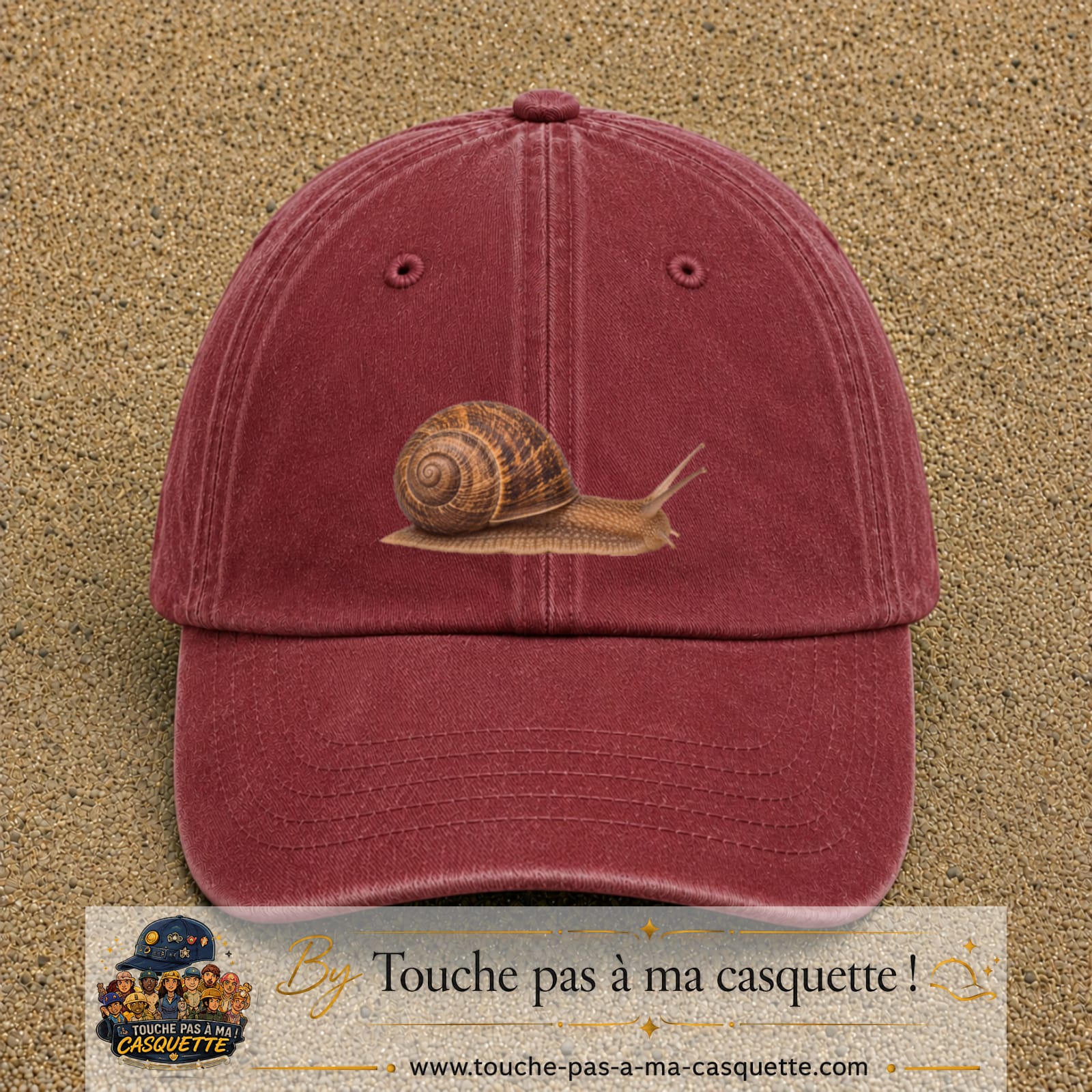 Image principale produit74moyenRB - casquette Rouge délavé - Bordeaux délavé avec visuel Escargot 5 cm