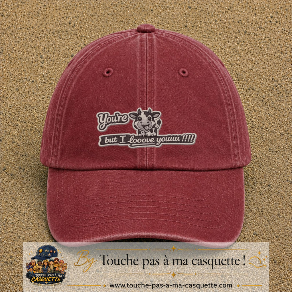 Image principale produit121moyenRB - casquette Rouge délavé - Bordeaux délavé avec visuel Vache message anglais 5 cm