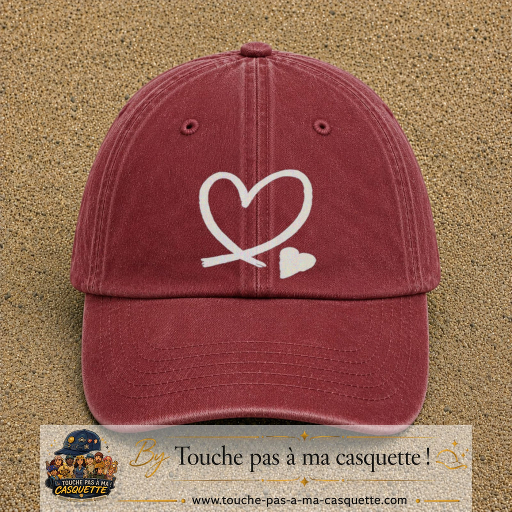 Image principale produit30grosRB - casquette Rouge délavé - Bordeaux délavé avec visuel Cœur continu blanc 7 cm