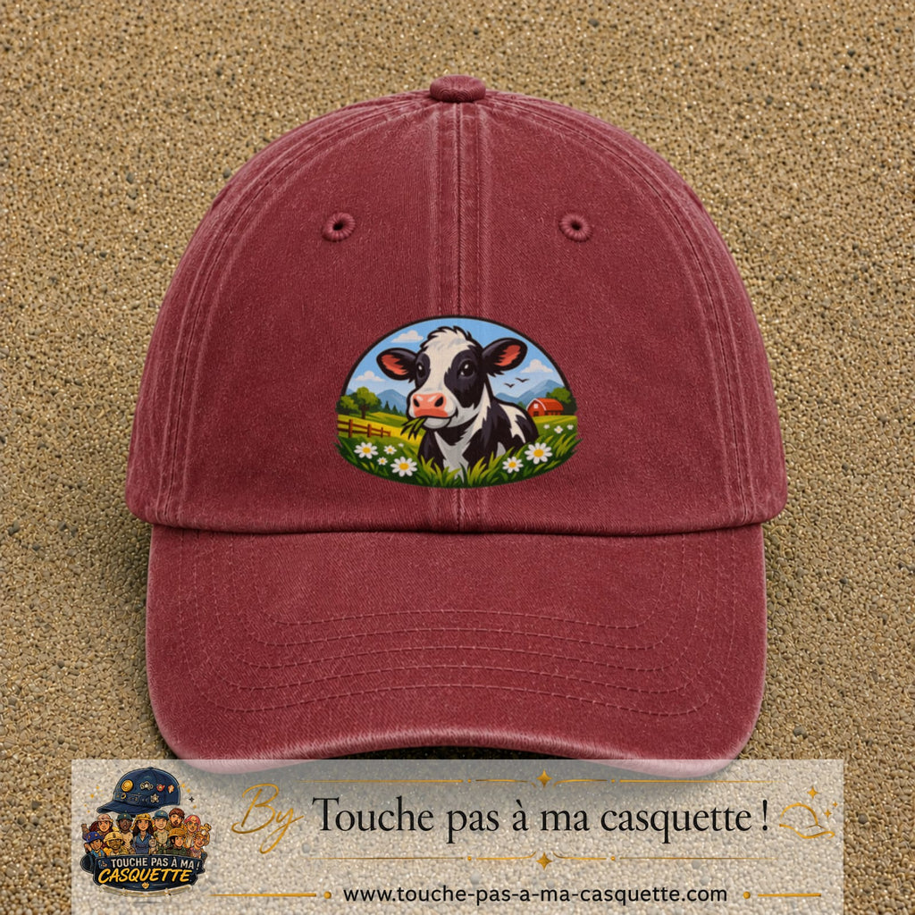 Image principale produit72grosRB - casquette Rouge délavé - Bordeaux délavé avec visuel Vache paysage 7 cm