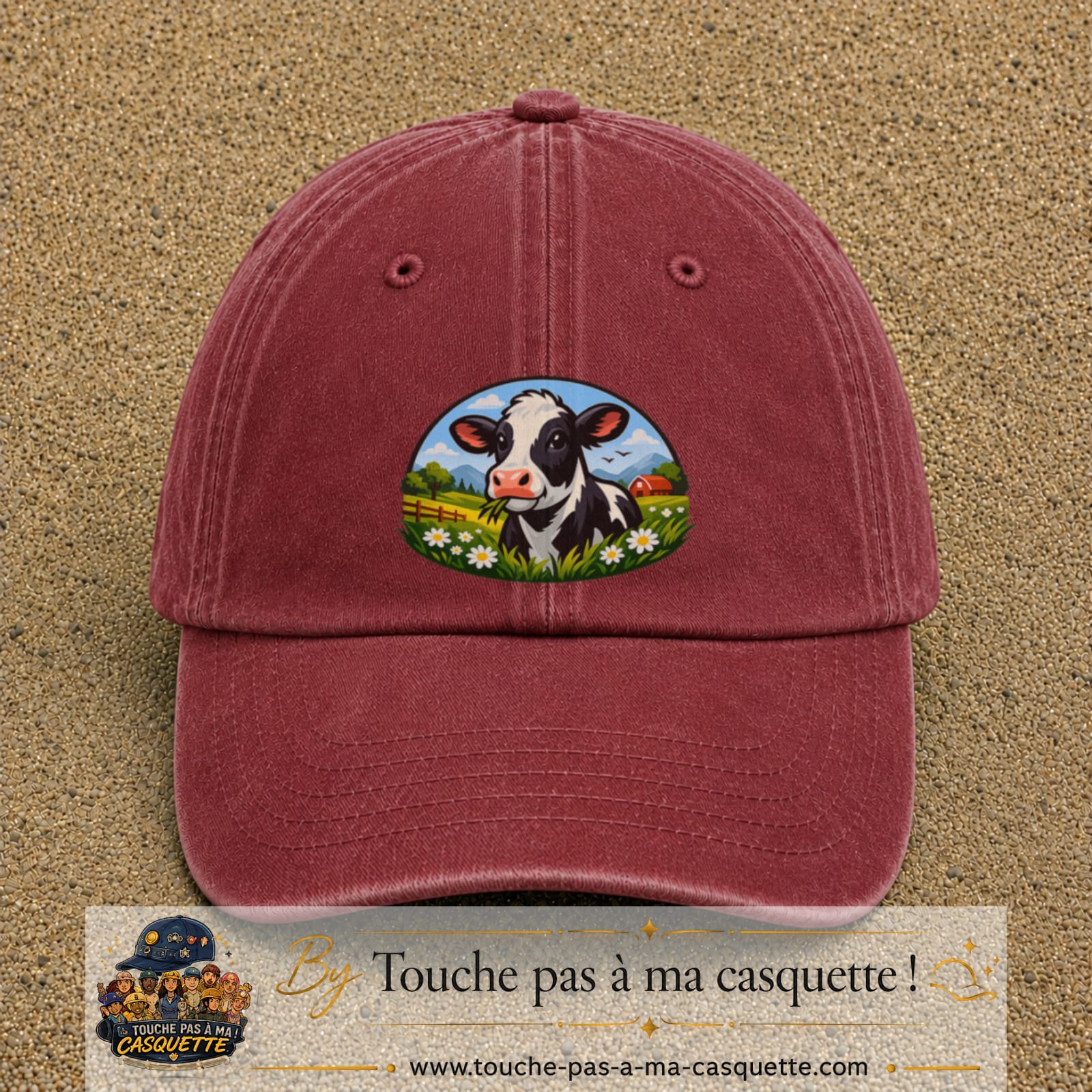 Image principale produit72grosRB - casquette Rouge délavé - Bordeaux délavé avec visuel Vache paysage 7 cm