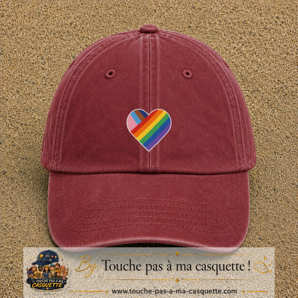 Image principale produit23moyenRB - casquette Rouge délavé - Bordeaux délavé avec visuel Cœur arc-en-ciel 5 cm