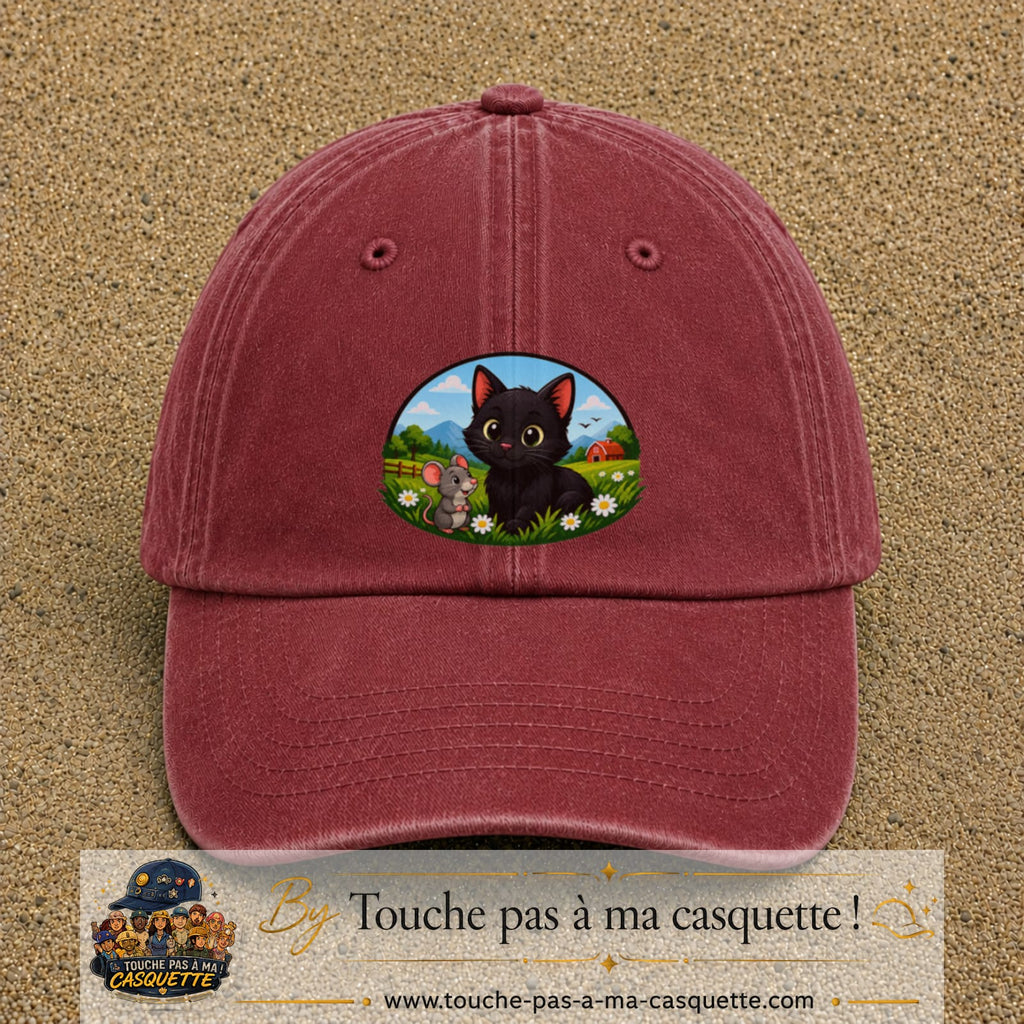 Casquette baseball Rouge délavé - Bordeaux délavé 100% coton avec visuel Chat et souris à la ferme 7 cm - image produit principale