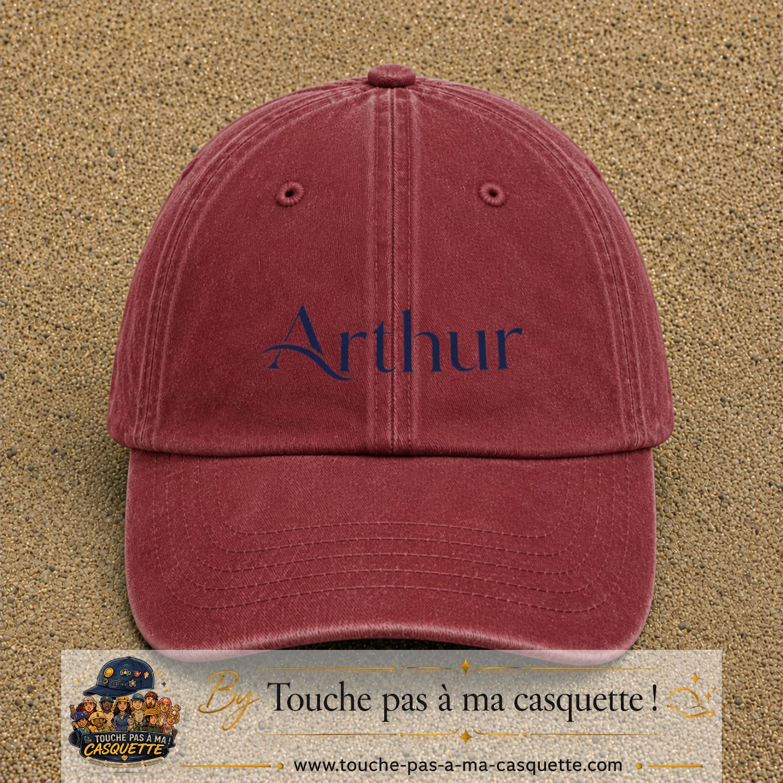 Casquette baseball Rouge délavé - Bordeaux délavé 100% coton avec visuel Prénom Arthur élégant 5 cm - image produit principale