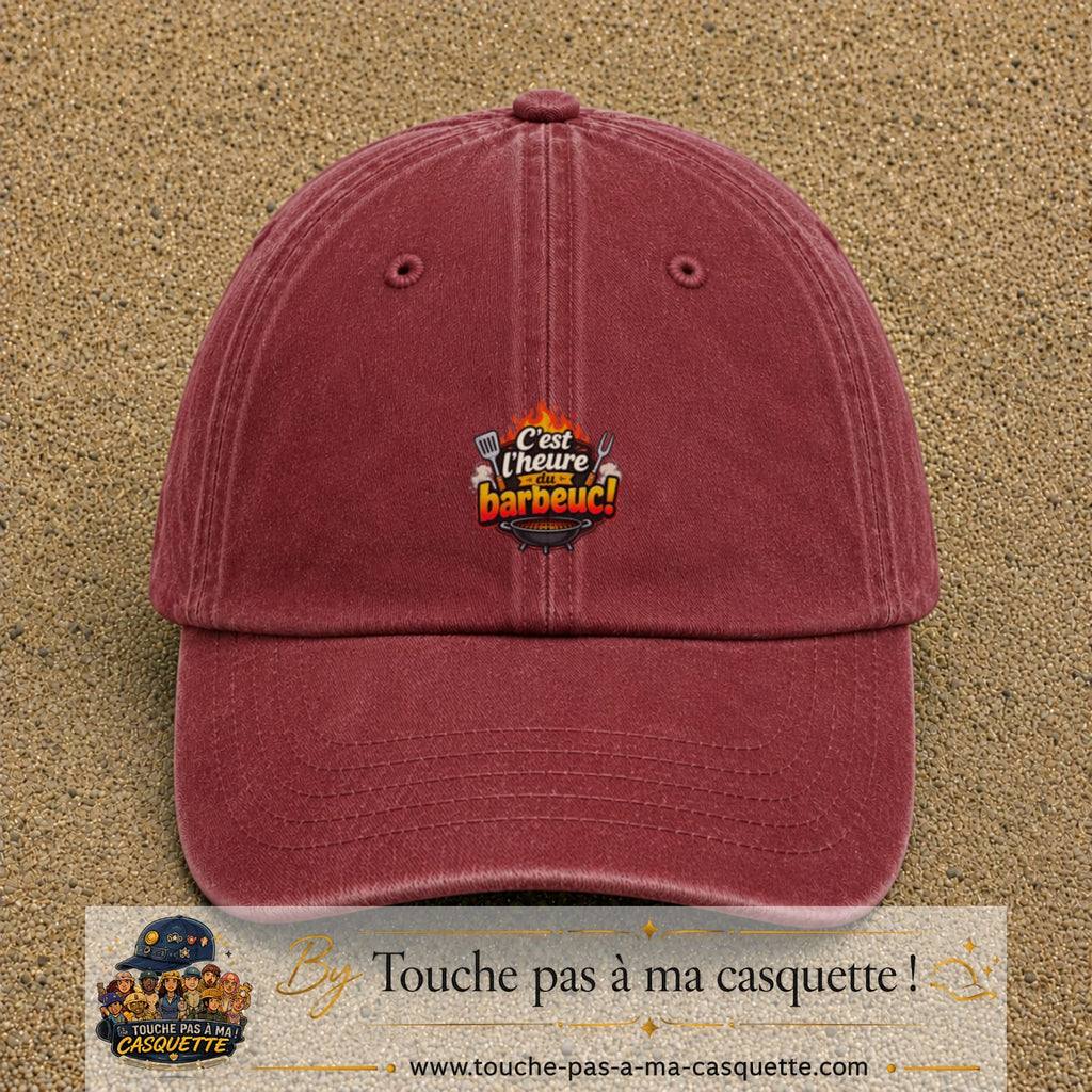 Casquette baseball Rouge délavé - Bordeaux délavé 100% coton avec visuel C’est l’heure du barbec 5 cm - image produit principale