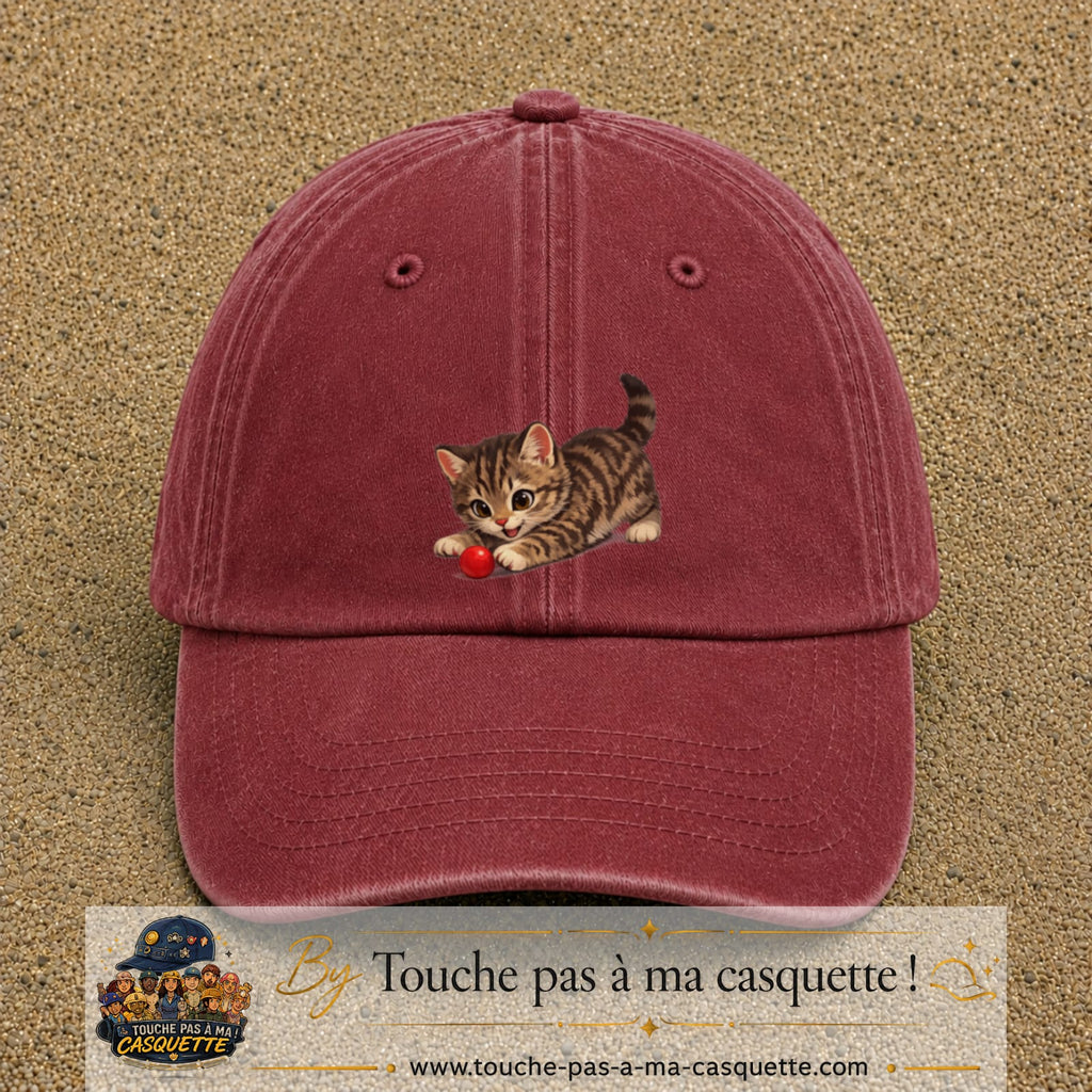 Casquette baseball Rouge délavé - Bordeaux délavé 100% coton avec motif Chaton joueur 7 cm - image principale