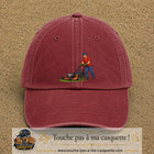 Casquette baseball Rouge délavé - Bordeaux délavé 100% coton avec motif Jardinier avec tondeuse 7 cm - image principale