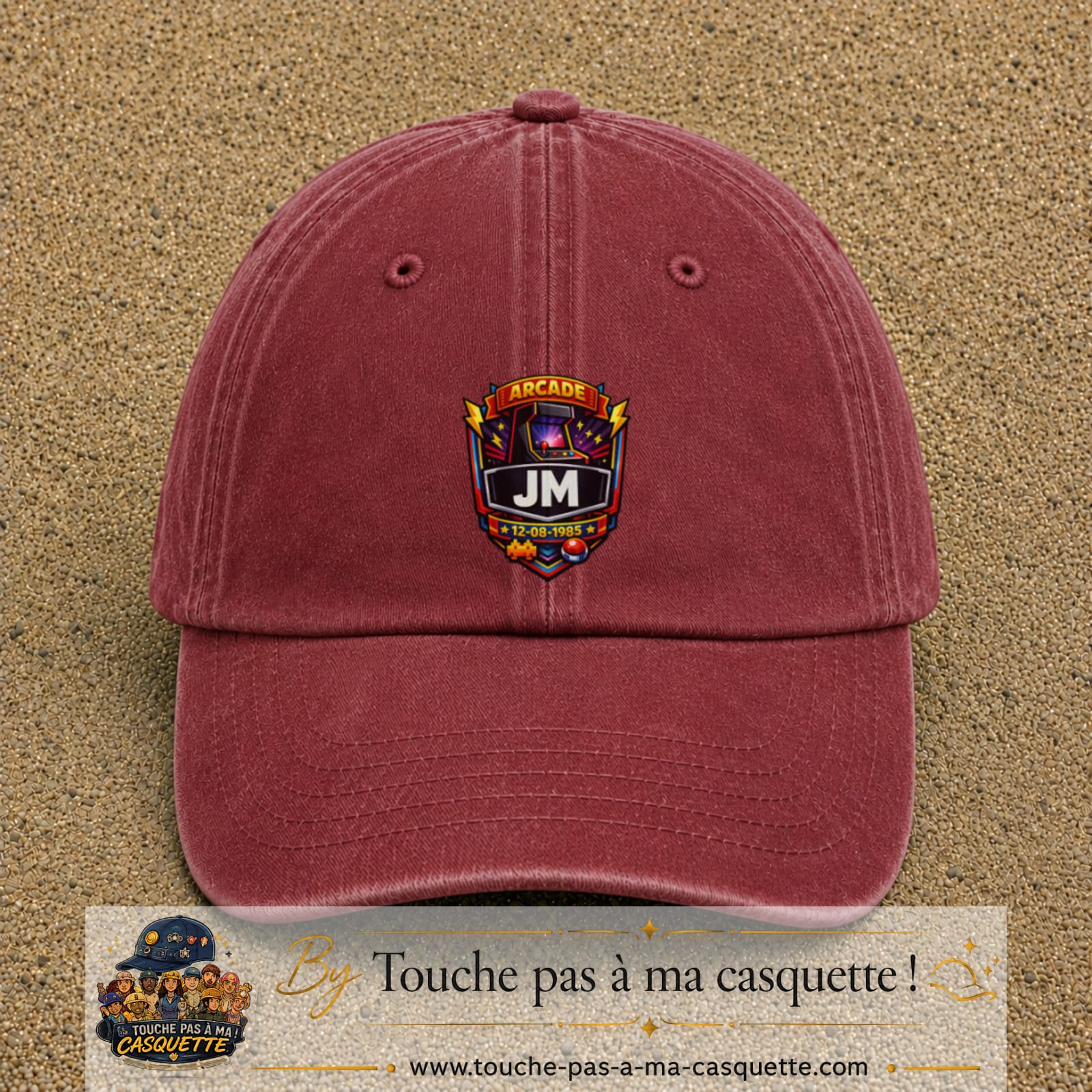 Casquette Rouge délavé - Bordeaux délavé 100% coton avec motif Badge arcade JM rétro 7 cm - image principale