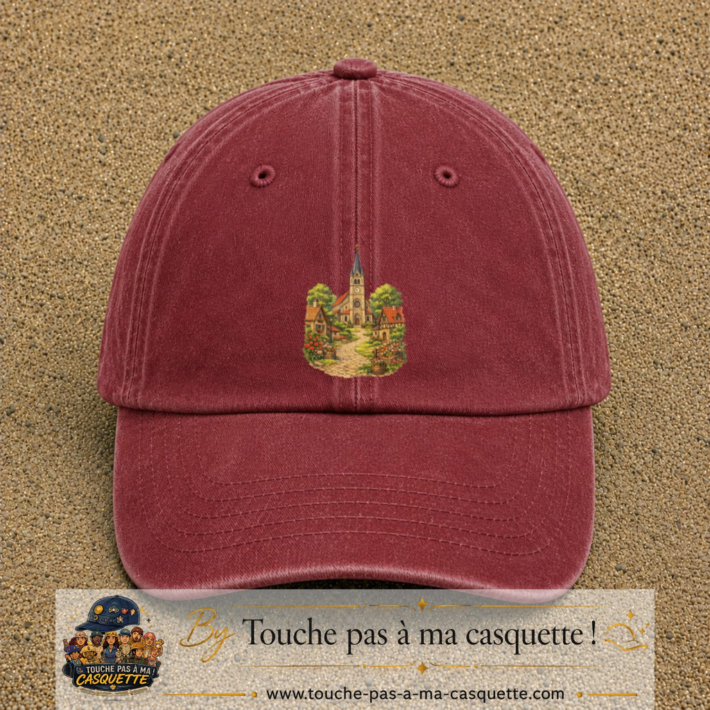 Casquette Rouge délavé - Bordeaux délavé 100% coton avec motif Village église campagne 7 cm - image principale