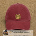 Casquette Rouge délavé - Bordeaux délavé 100% coton avec motif Village église campagne 7 cm - image principale