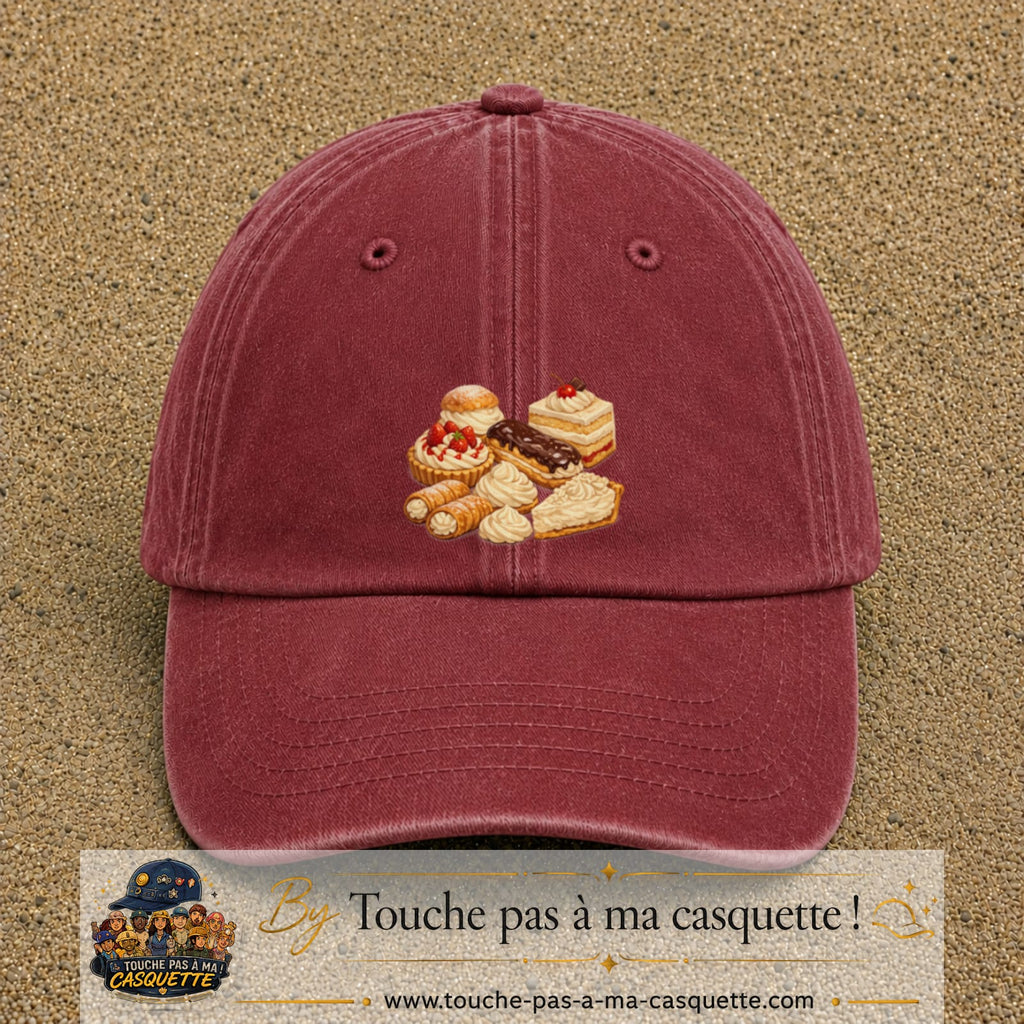 Casquette Rouge délavé - Bordeaux délavé 100% coton avec motif Pâtisseries gourmandes 7 cm - image principale