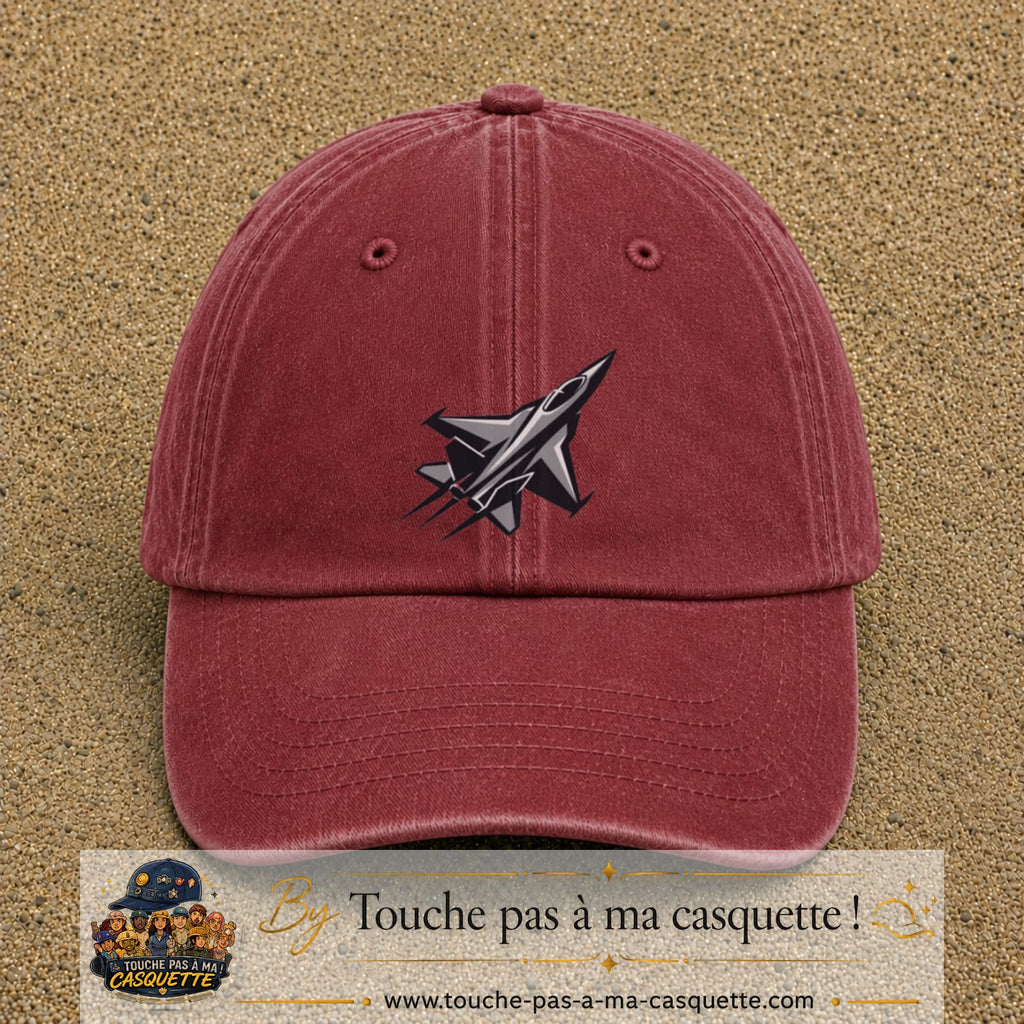 Casquette Rouge délavé - Bordeaux délavé 100% coton avec motif Avion de chasse stylisé 7 cm - image principale