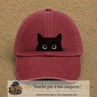 Casquette baseball Rouge délavé - Bordeaux délavé 100% coton avec visuel Chat noir cache-cache 7 cm - image produit principale