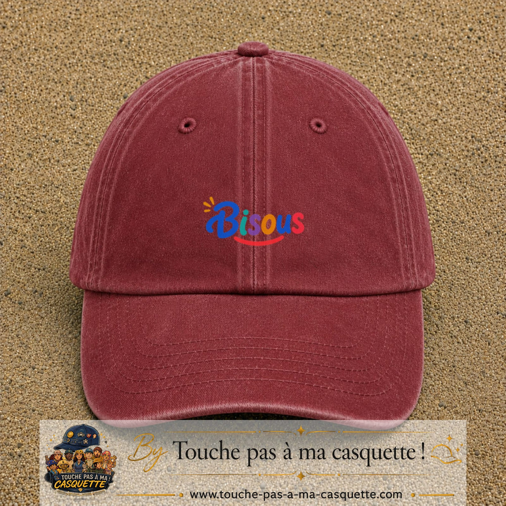 Casquette baseball Rouge délavé - Bordeaux délavé 100% coton avec visuel Bisous coloré 3 cm - image produit principale