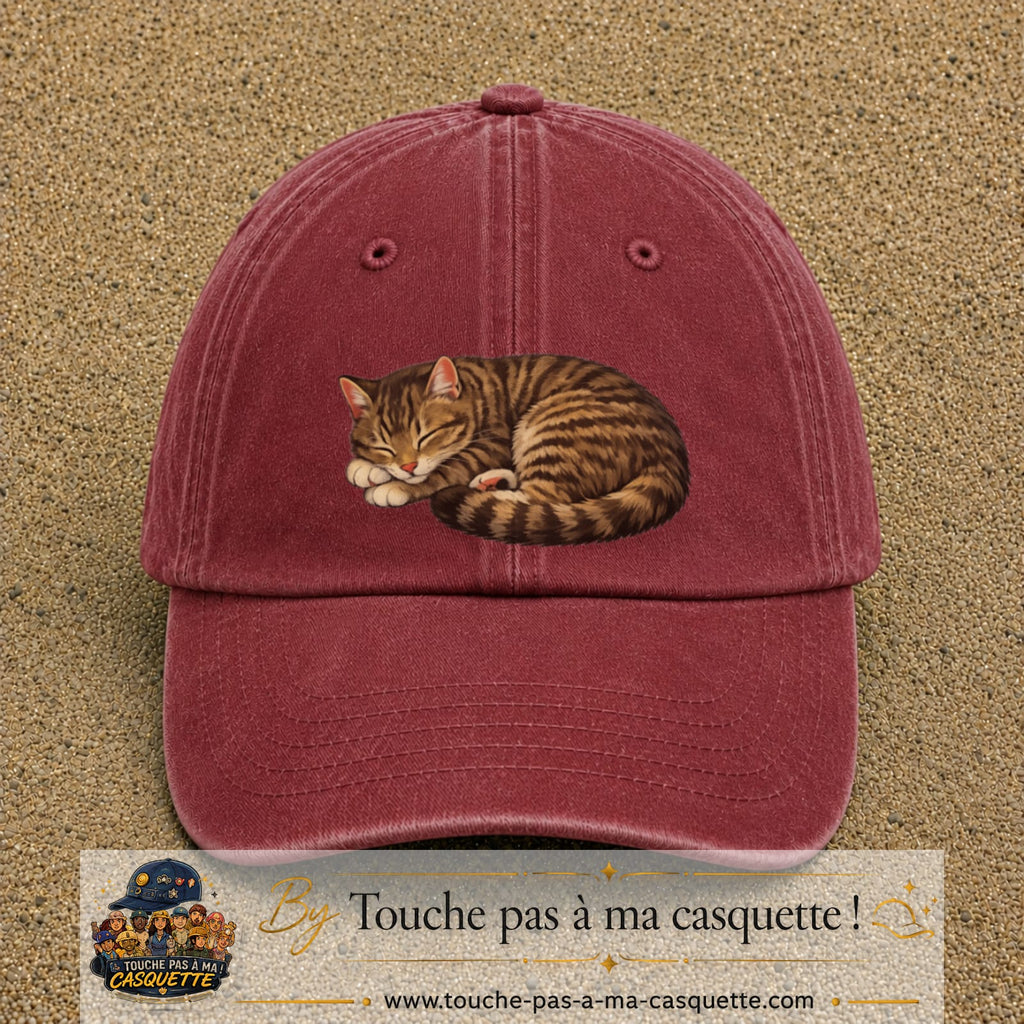 Casquette baseball Rouge délavé - Bordeaux délavé 100% coton avec motif Chat endormi 7 cm - image principale