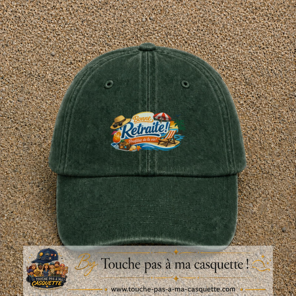 Casquette Vert foncé délavé avec motif Bonne retraite au bord de la mer en 5 cm – vue principale