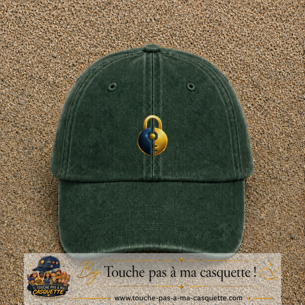 Image principale casquette Vert foncé délavé avec motif Cadenas doré 5 cm