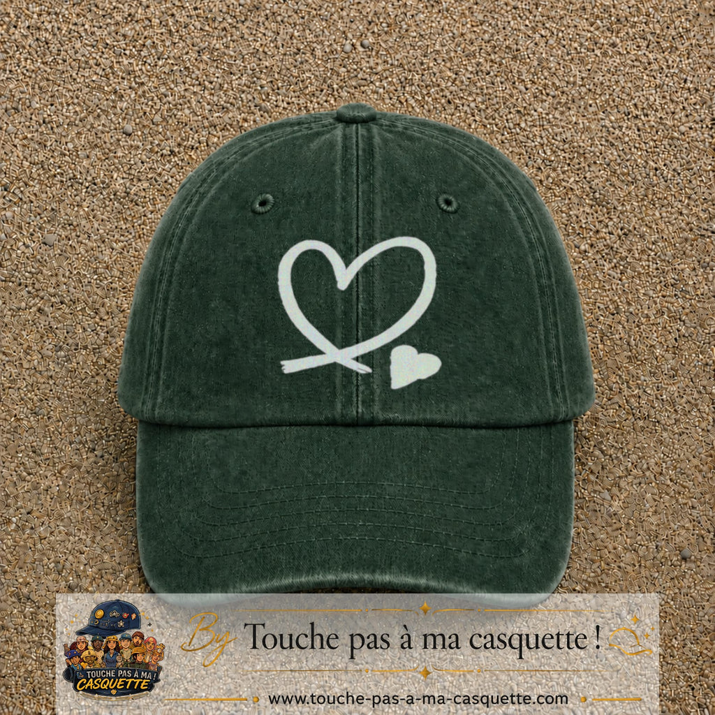 Image principale produit30grosVF - casquette Vert foncé délavé avec visuel Cœur continu blanc 7 cm