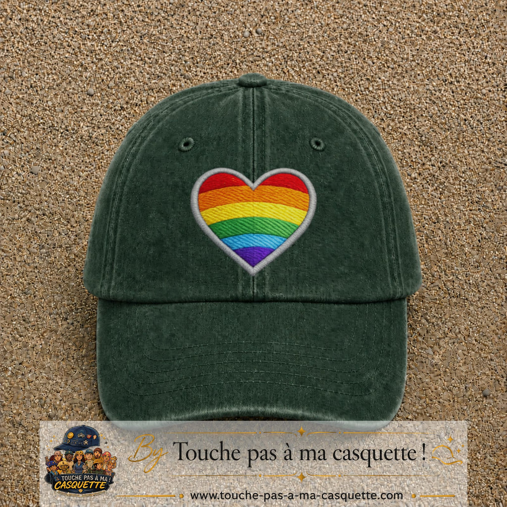 Image principale produit25grosVF - casquette Vert foncé délavé avec visuel Cœur arc-en-ciel écusson 7 cm
