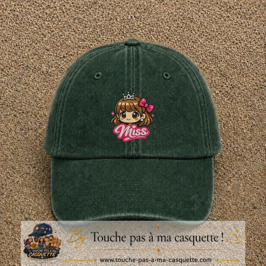 Image principale produit107grosVF - casquette Vert foncé délavé avec visuel Miss fille 7 cm