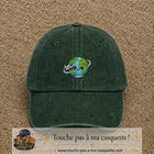 Casquette Vert foncé délavé motif Globe voyageur avec avion 5 cm - vue principale