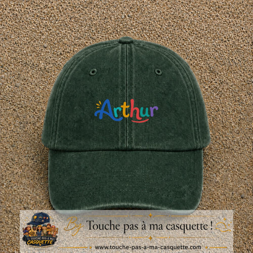 Casquette baseball Vert foncé délavé 100% coton avec visuel Prénom Arthur coloré 5 cm - image produit principale